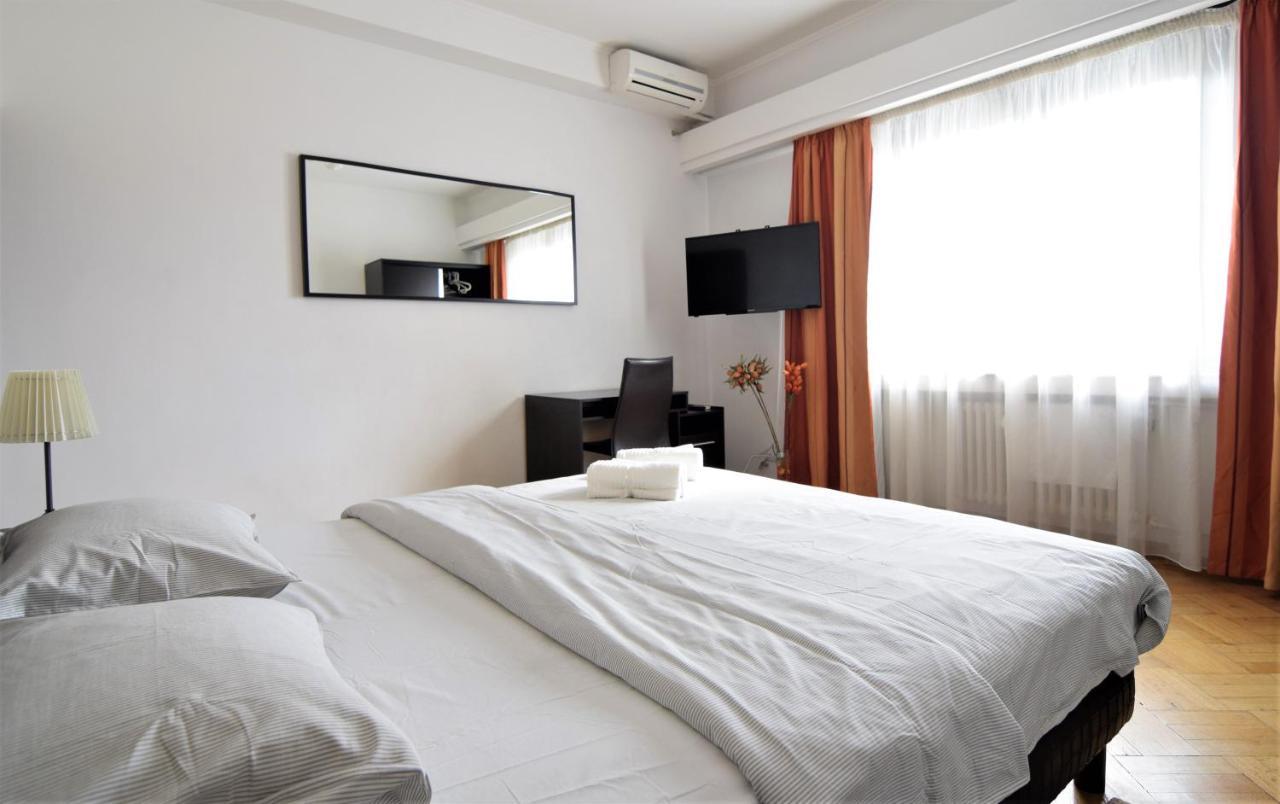 Old Town - Beautiful View Apartment Bukares Bagian luar foto