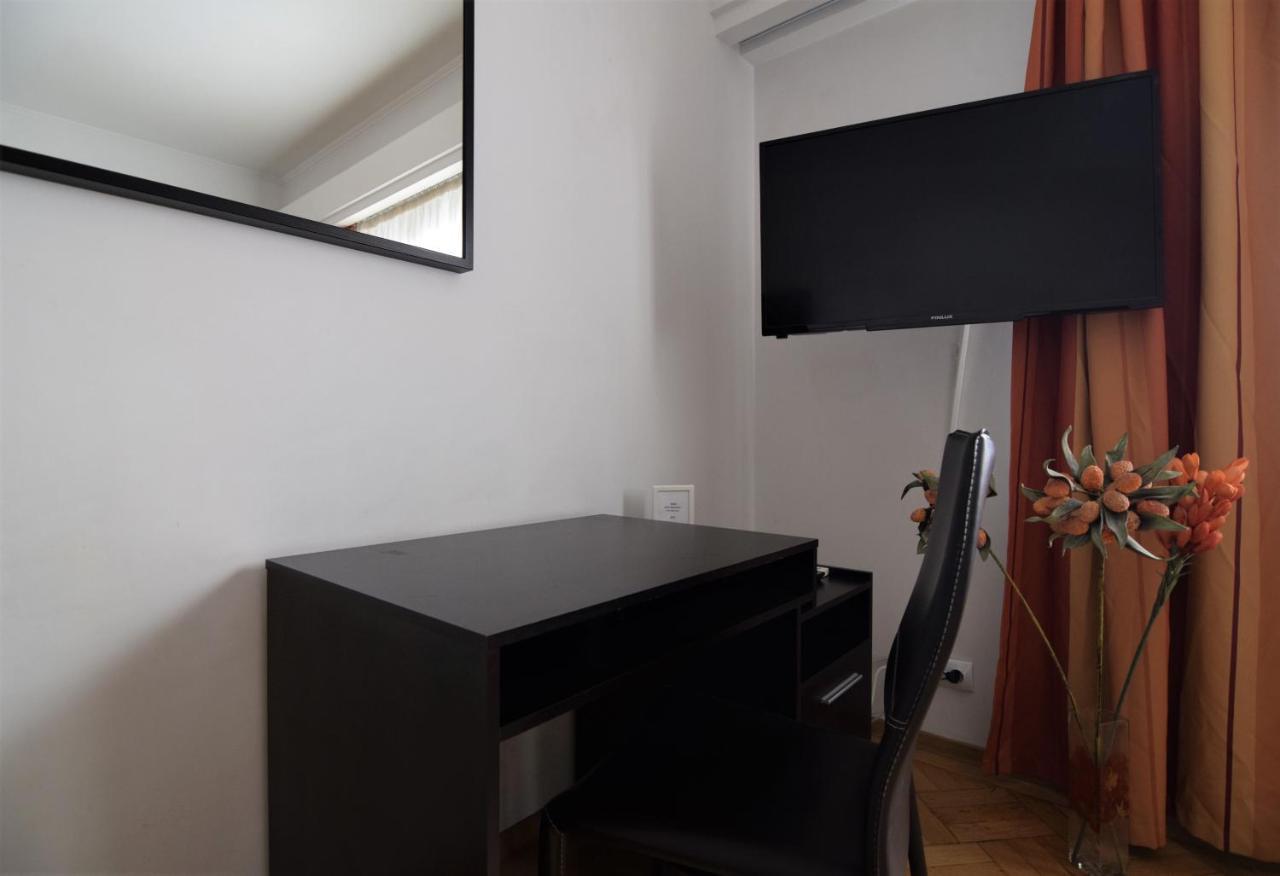 Old Town - Beautiful View Apartment Bukares Bagian luar foto