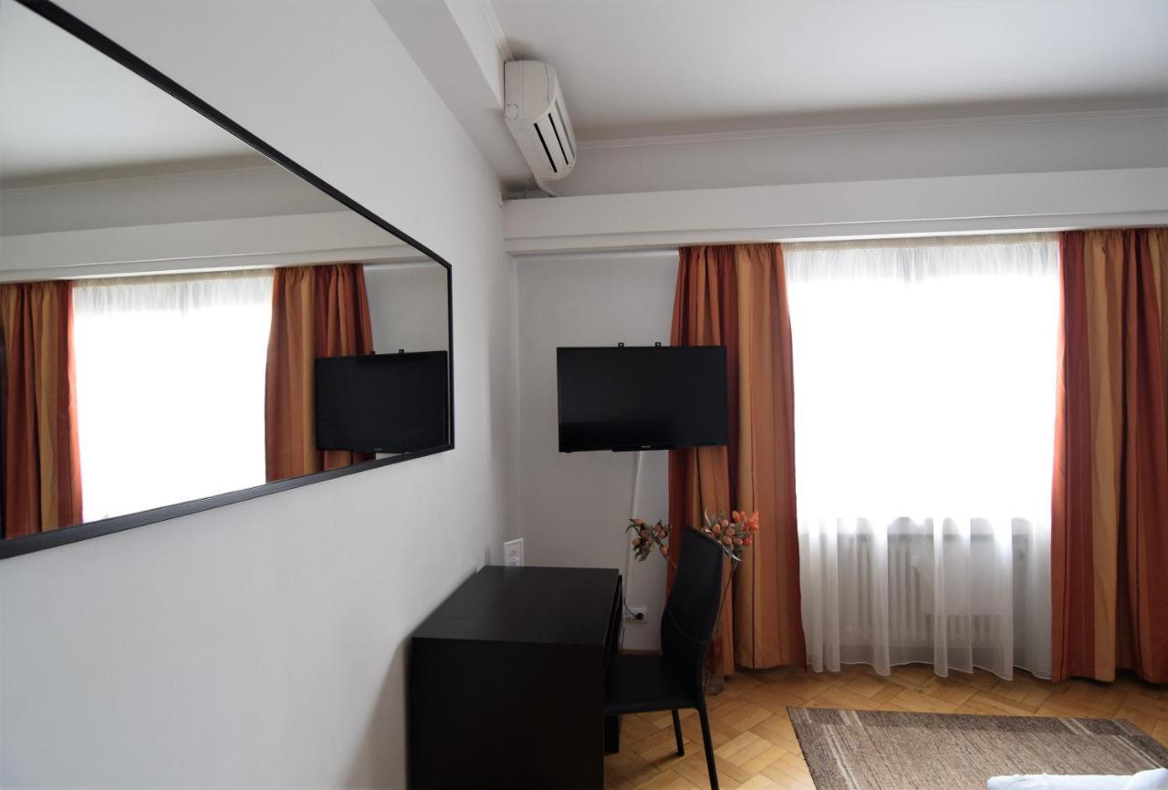 Old Town - Beautiful View Apartment Bukares Bagian luar foto